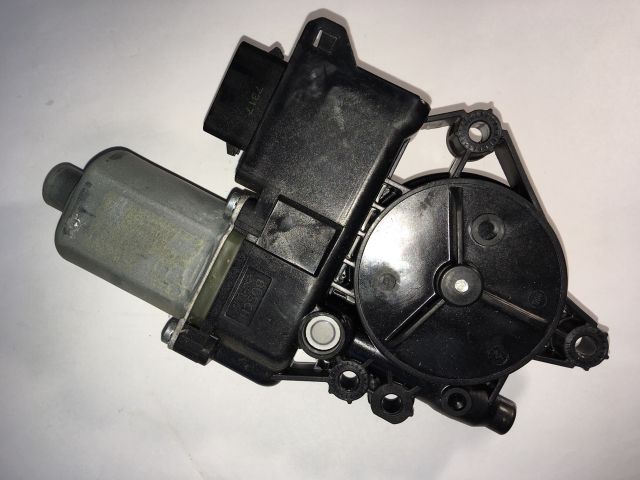 bontott HYUNDAI I30 Bal első Ablakemelő Motor