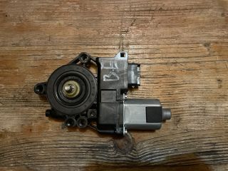 bontott HYUNDAI I30 Bal első Ablakemelő Motor