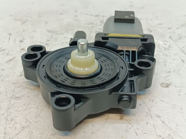 bontott HYUNDAI I30 Bal első Ablakemelő Motor