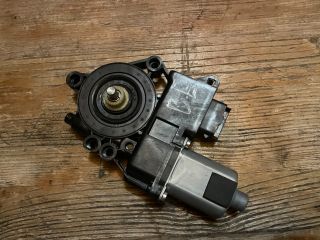 bontott HYUNDAI I30 Bal első Ablakemelő Motor