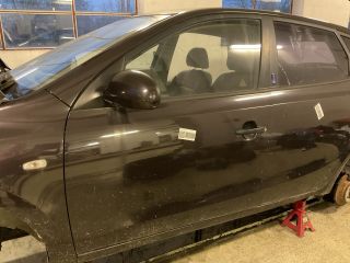 bontott HYUNDAI I30 Bal első Ajtó (Részeivel)