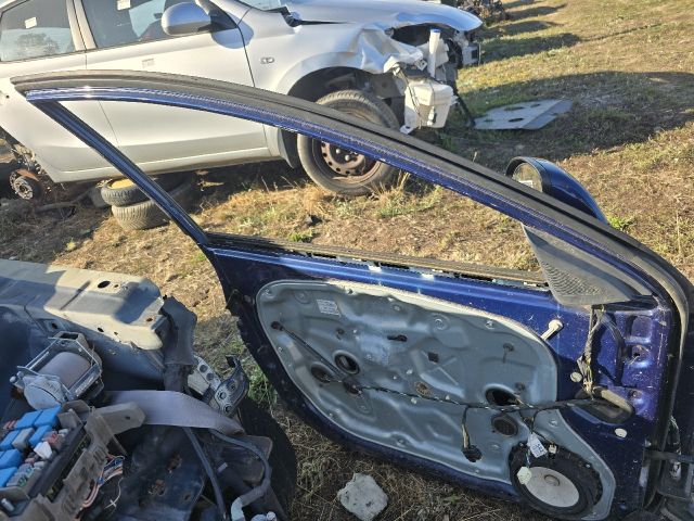 bontott HYUNDAI I30 Bal első Ajtó (Üres lemez)