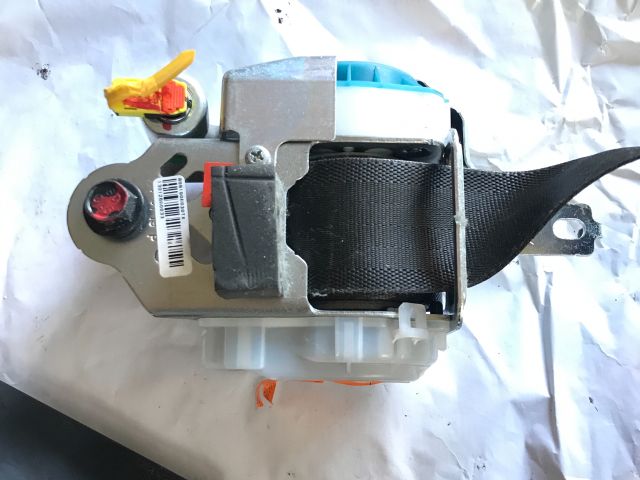 bontott HYUNDAI I30 Bal első Biztonsági Öv