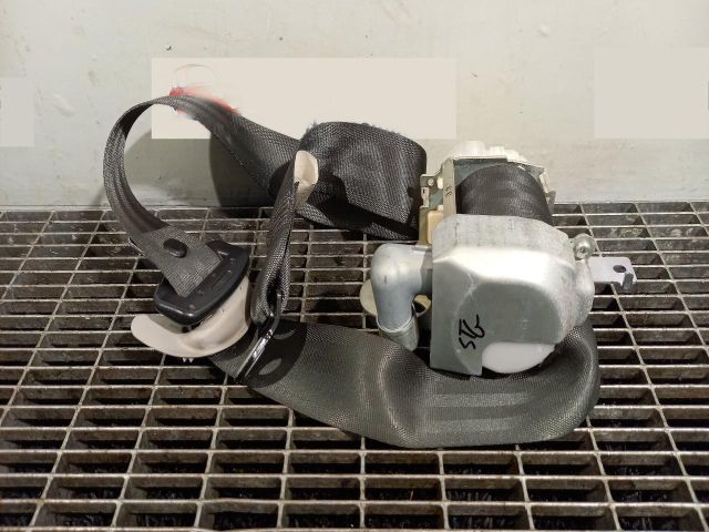 bontott HYUNDAI I30 Bal első Biztonsági Öv