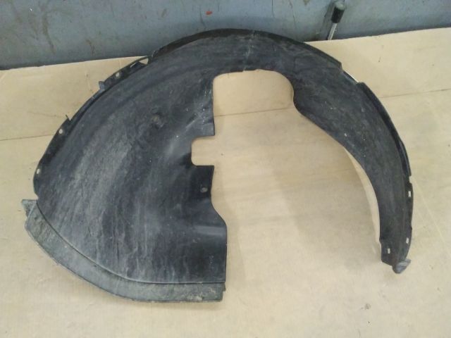 bontott HYUNDAI I30 Bal első Dobbetét (Kerékjárati, Műanyag)