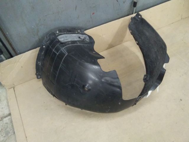 bontott HYUNDAI I30 Bal első Dobbetét (Kerékjárati, Műanyag)