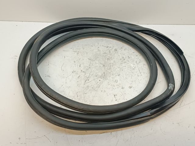 bontott HYUNDAI I30 Bal első Gumikéder