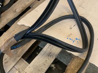 bontott HYUNDAI I30 Bal első Gumikéder