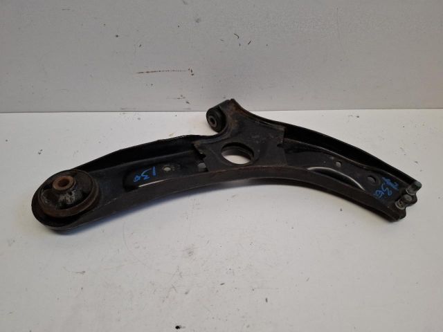 bontott HYUNDAI I30 Bal első Lengőkar