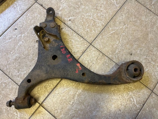 bontott HYUNDAI I30 Bal első Lengőkar