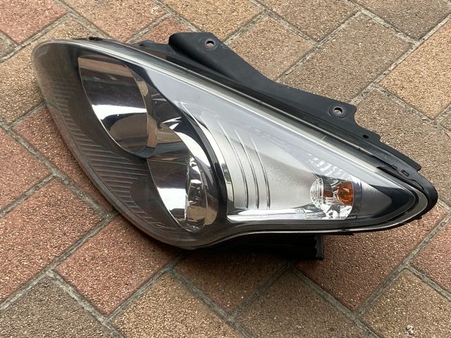 bontott HYUNDAI I30 Bal Fényszóró