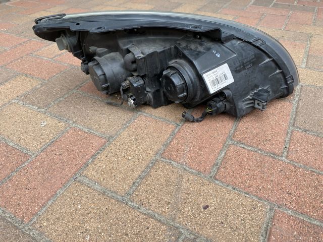 bontott HYUNDAI I30 Bal Fényszóró