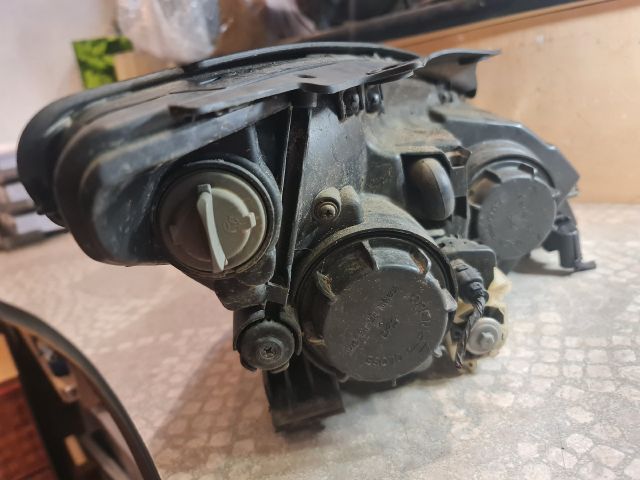 bontott HYUNDAI I30 Bal Fényszóró