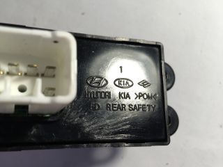 bontott HYUNDAI I30 Bal hátsó Ablakemelő Kapcsoló