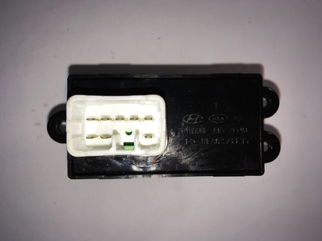 bontott HYUNDAI I30 Bal hátsó Ablakemelő Kapcsoló