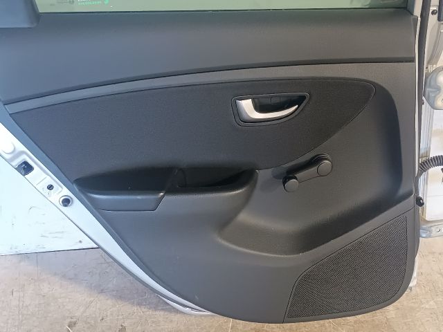 bontott HYUNDAI I30 Bal hátsó Ajtó (Részeivel)