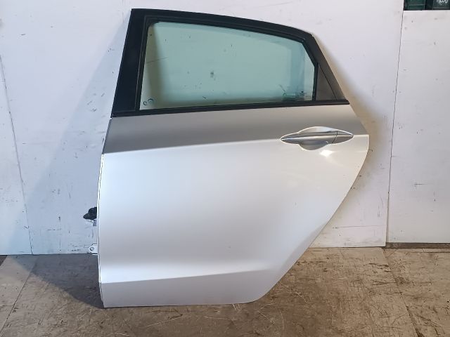 bontott HYUNDAI I30 Bal hátsó Ajtó (Részeivel)