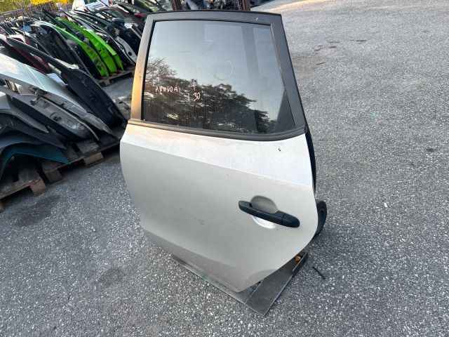 bontott HYUNDAI I30 Bal hátsó Ajtó (Részeivel)