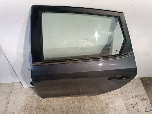 bontott HYUNDAI I30 Bal hátsó Ajtó (Részeivel)
