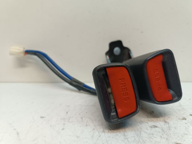 bontott HYUNDAI I30 Bal hátsó Biztonsági Öv Csat