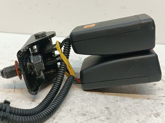 bontott HYUNDAI I30 Bal hátsó Biztonsági Öv Csat