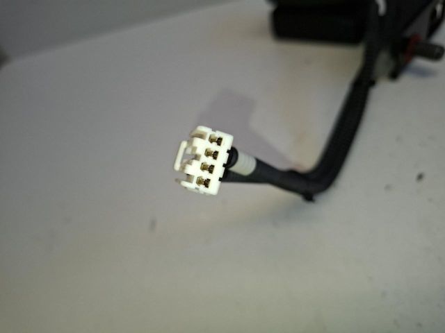 bontott HYUNDAI I30 Bal hátsó Biztonsági Öv Csat