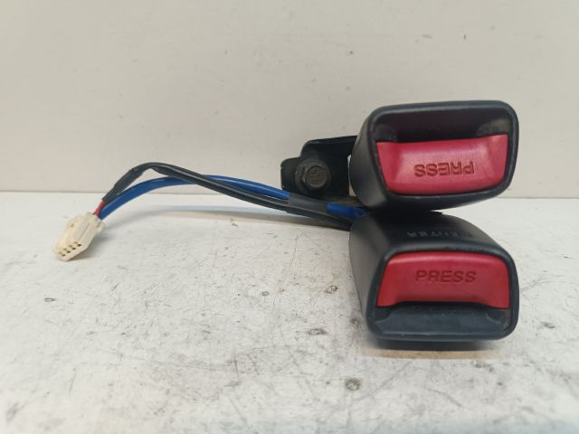 bontott HYUNDAI I30 Bal hátsó Biztonsági Öv Csat