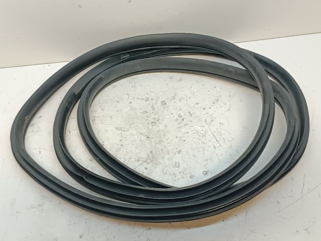 bontott HYUNDAI I30 Bal hátsó Gumikéder