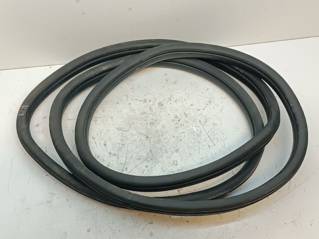 bontott HYUNDAI I30 Bal hátsó Gumikéder