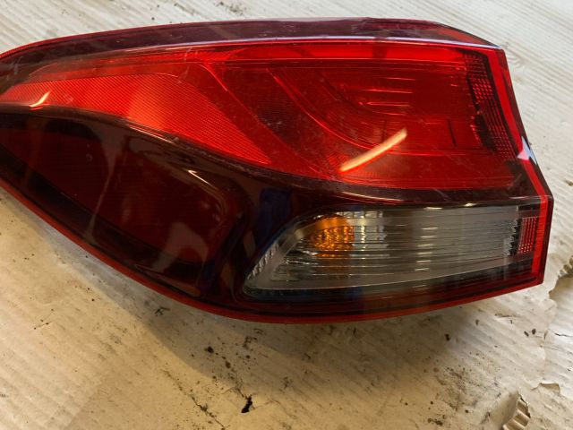 bontott HYUNDAI I30 Bal Hátsó Lámpa