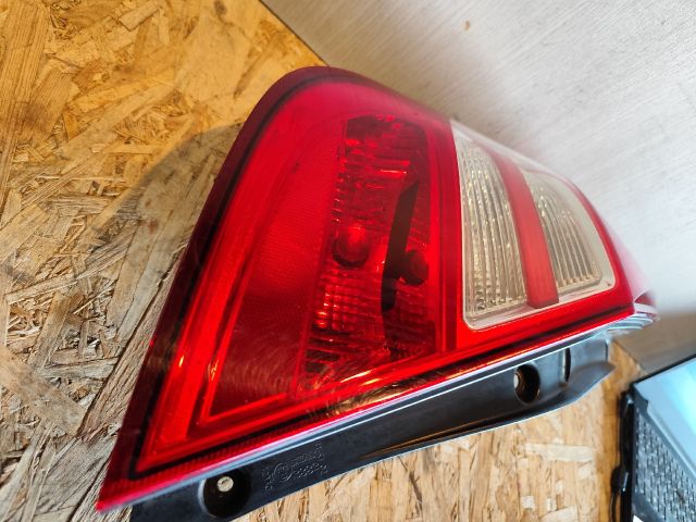 bontott HYUNDAI I30 Bal Hátsó Lámpa