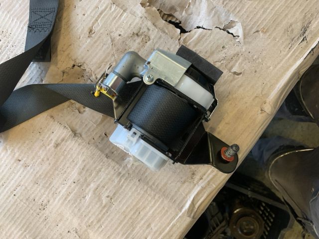 bontott HYUNDAI I30 Bal hátsó Övfeszítő