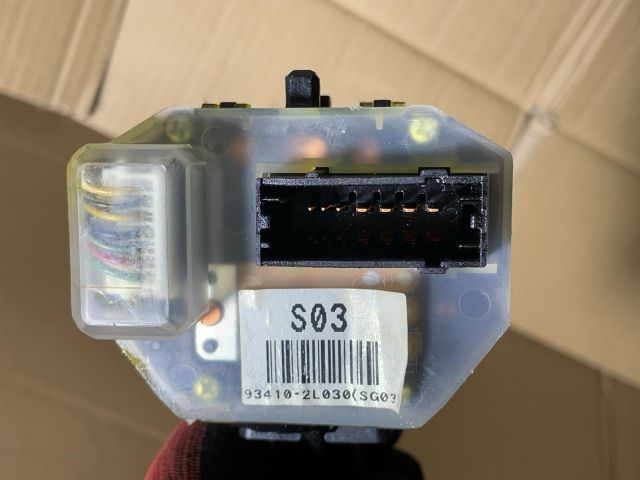 bontott HYUNDAI I30 Bal Kormánykapcsoló Irányjelző