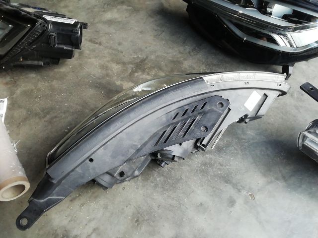 bontott HYUNDAI I30 Bal Ledes Fényszóró