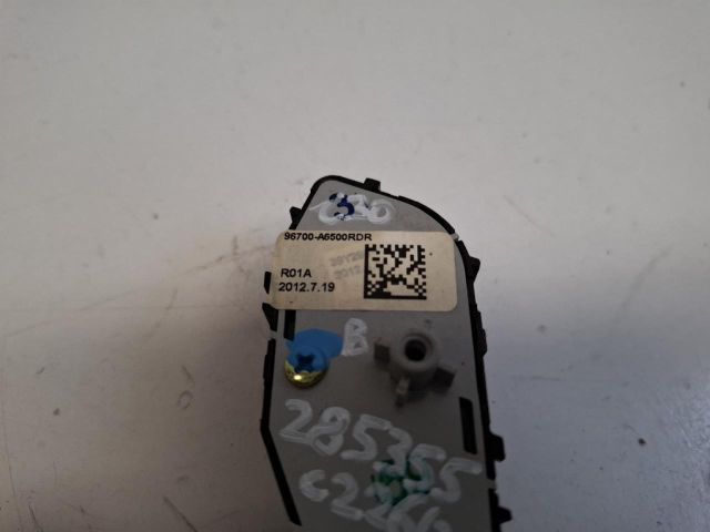 bontott HYUNDAI I30 Bal Multikormány Kapcsoló