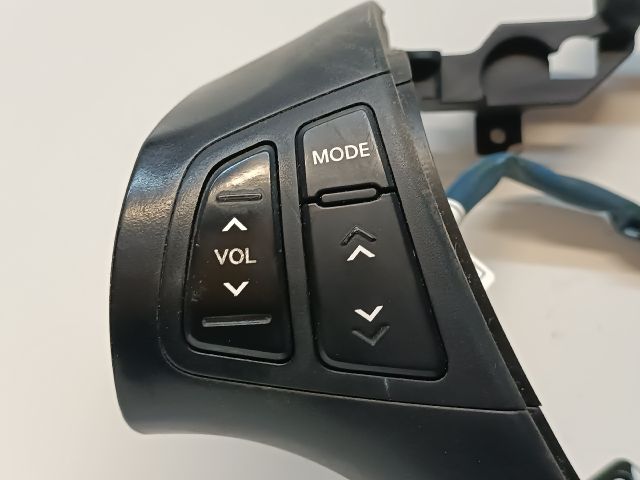 bontott HYUNDAI I30 Bal Multikormány Kapcsoló