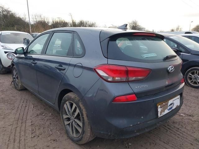 bontott HYUNDAI I30 Bal Napellenző