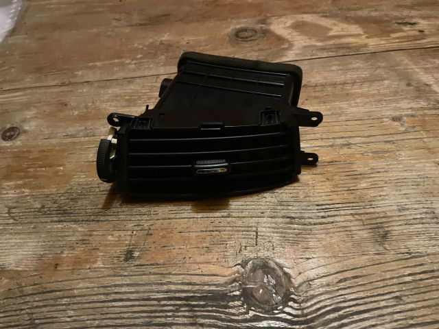 bontott HYUNDAI I30 Bal Szellőző