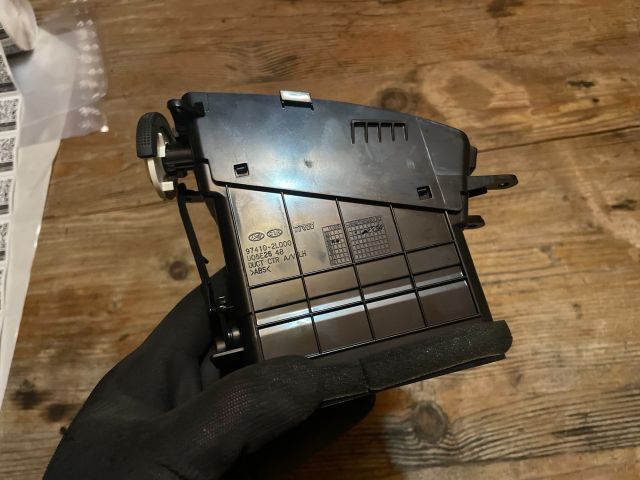 bontott HYUNDAI I30 Bal Szellőző