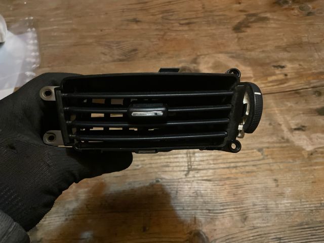 bontott HYUNDAI I30 Bal Szellőző