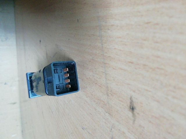 bontott HYUNDAI I30 Belső Levegő Kapcsoló