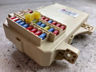 bontott HYUNDAI I30 Biztosítéktábla Doboz