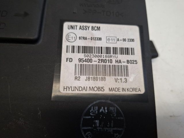 bontott HYUNDAI I30 Biztosítéktábla Utastér