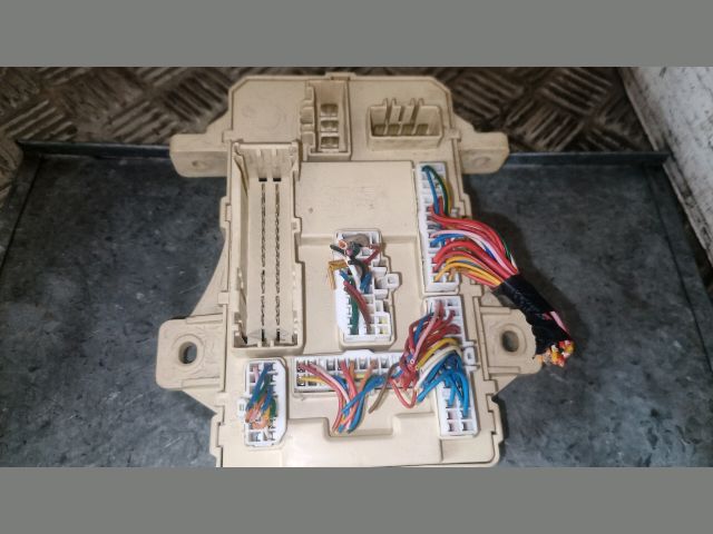 bontott HYUNDAI I30 Biztosítéktábla Utastér