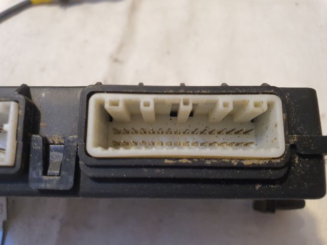 bontott HYUNDAI I30 Biztosítéktábla Utastér