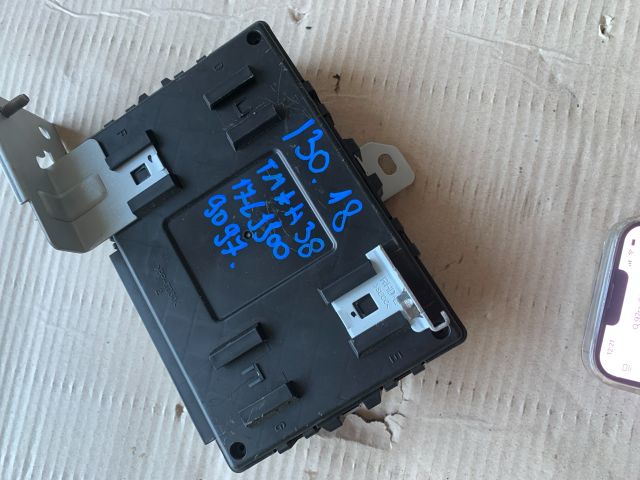 bontott HYUNDAI I30 Biztosítéktábla Utastér