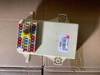 bontott HYUNDAI I30 Biztosítéktábla Utastér