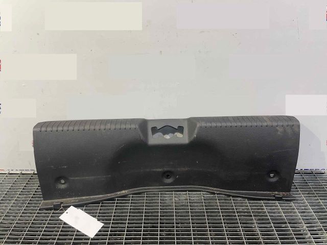 bontott HYUNDAI I30 Csomagtérajtó Díszléc