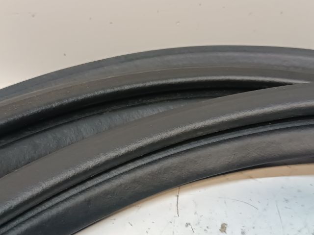 bontott HYUNDAI I30 Csomagtérajtó Gumikéder