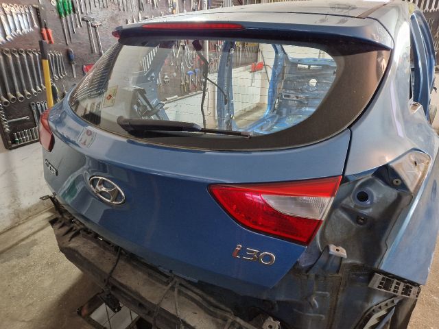 bontott HYUNDAI I30 Csomagtérajtó (Részeivel)